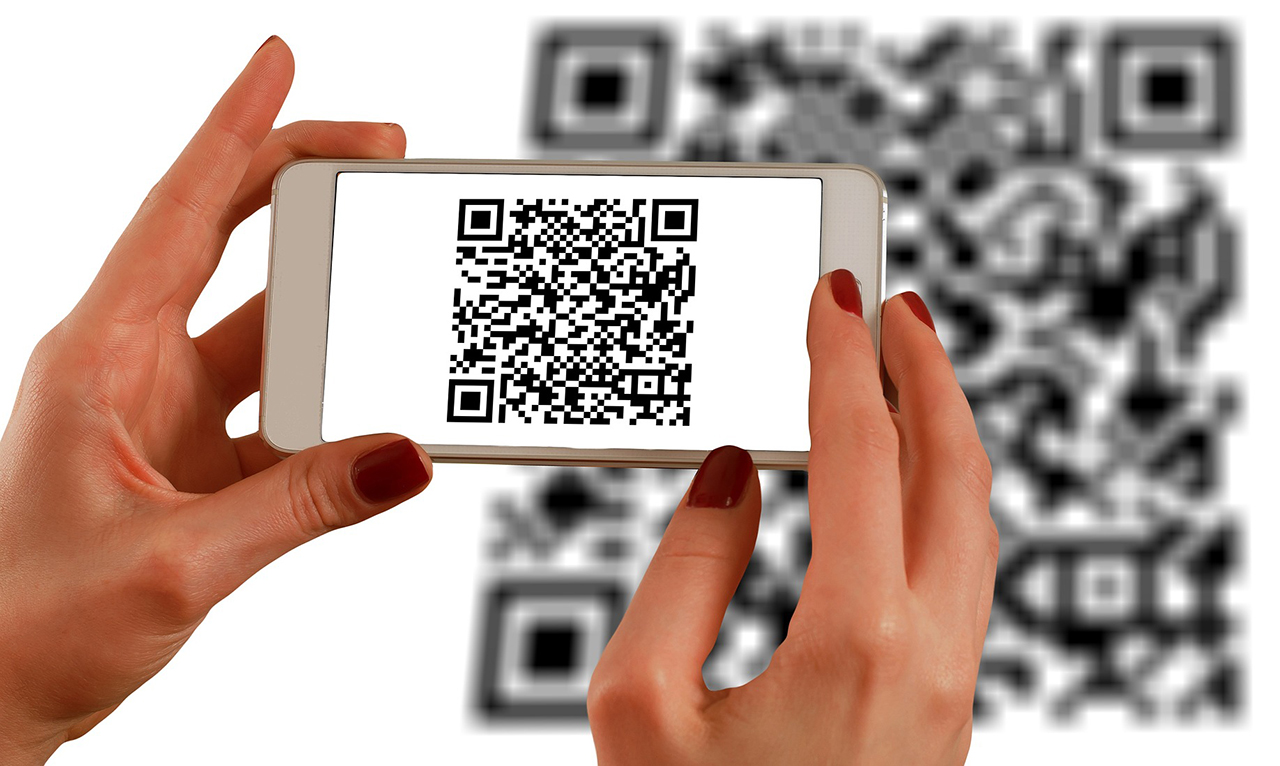 Scanning a QR code using a smartphone for how do QR codes work